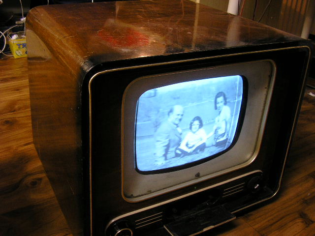 televizor TESLA 4202A Akvarel v provozu